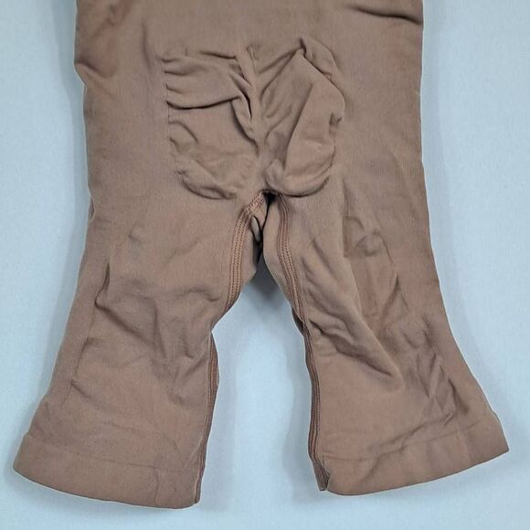 Skims Sculpting shapewear bottom Nwot - Picture 7 of 8